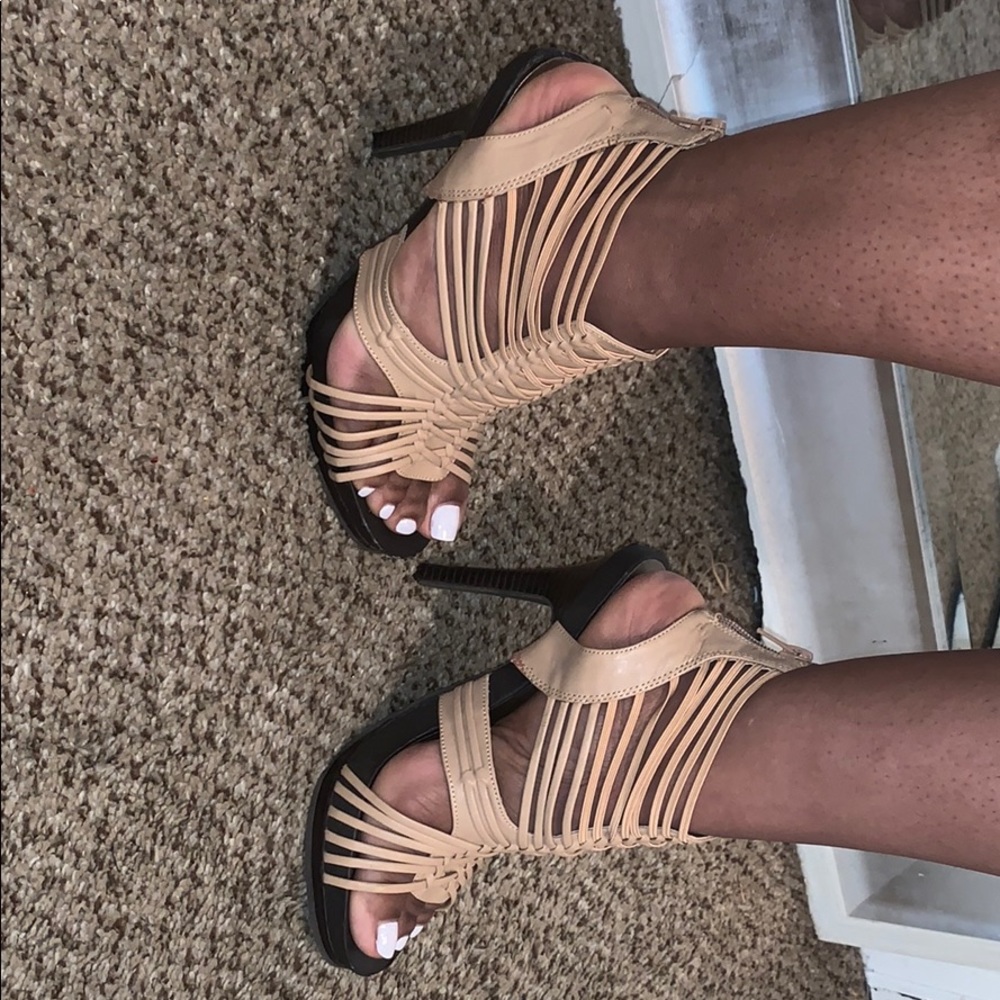 Nude strappy sandal